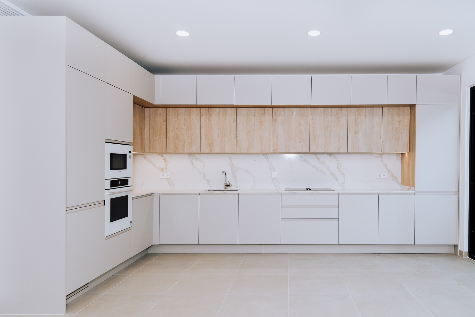 8728cf8b-c5f5-4ea8-b60b-e8a85834f525