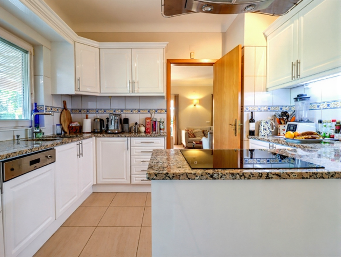 9cf667a0-20c7-495d-8d7b-f6bdb692ac70