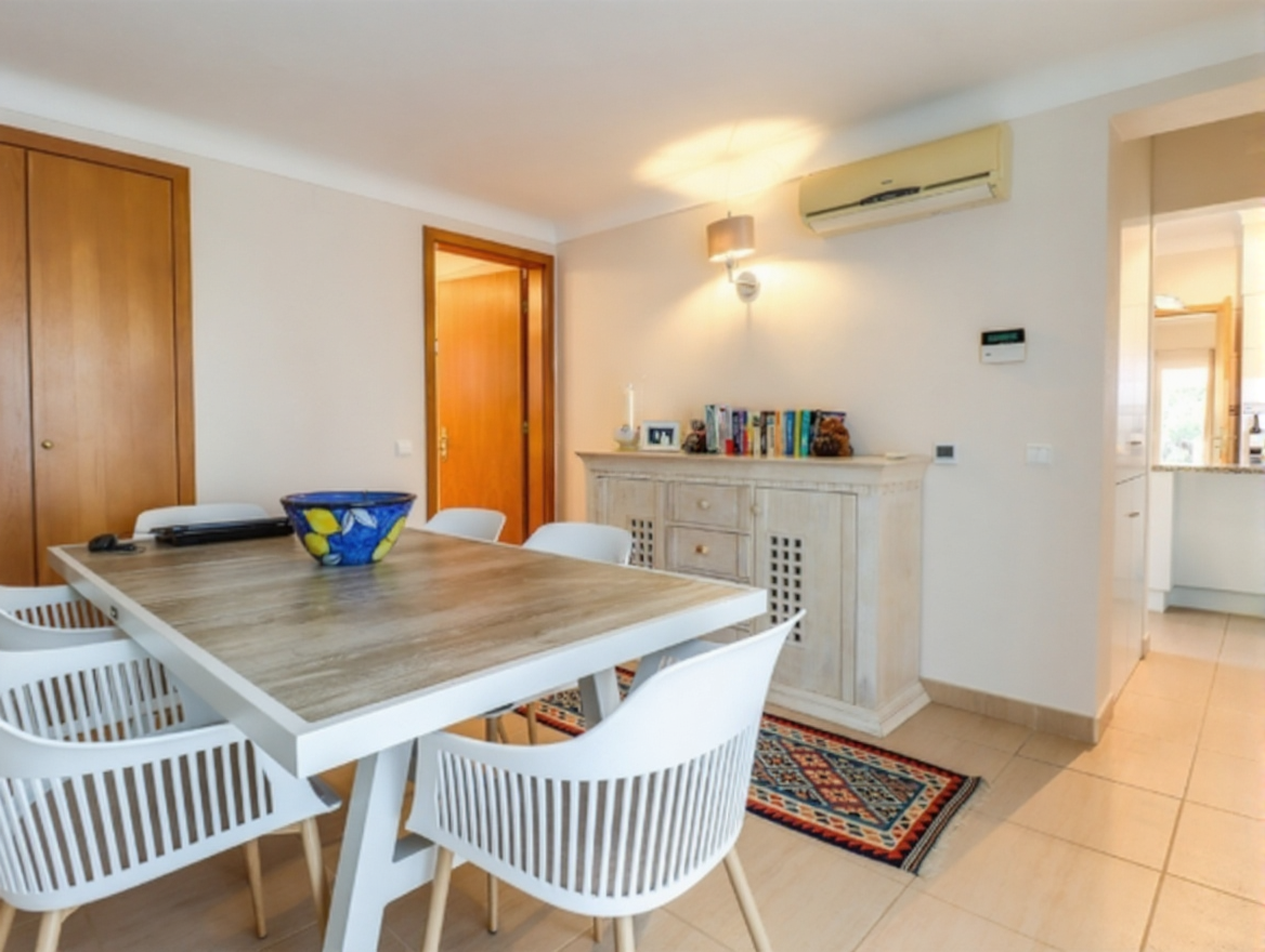 f445e772-ebf1-4b70-9f1e-126c26e09357